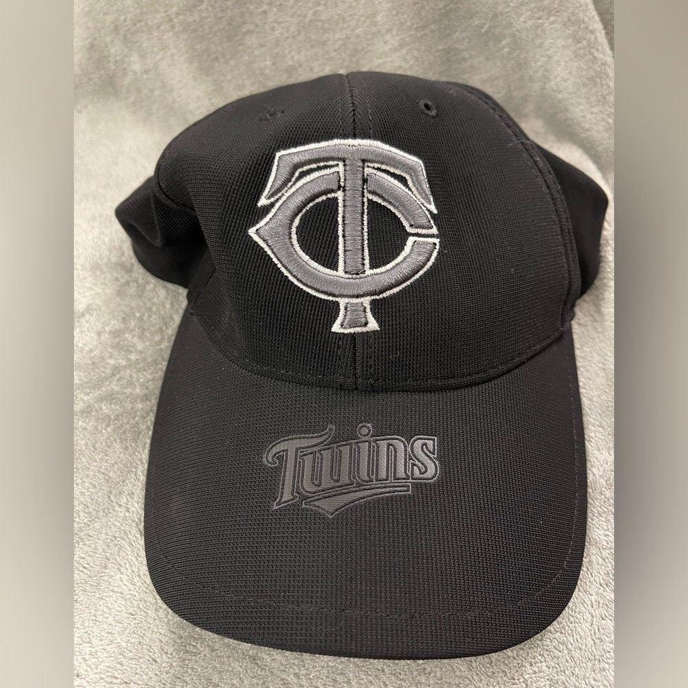 Minnesota Twins ‘47 Brand Black Adjustable Embroidered Baseball Cap